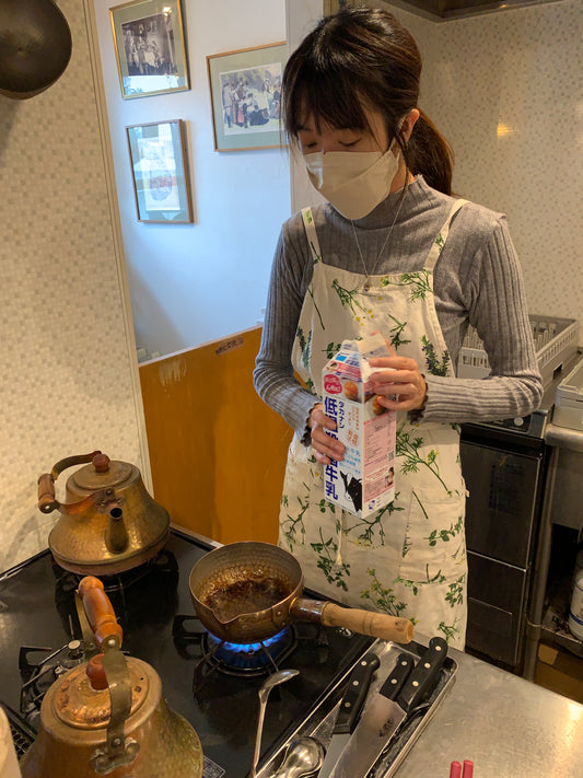 紅茶専門店ディンブラのルフナでチャイ