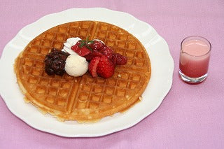 新メニュー続々！いちごワッフル・今年の味！